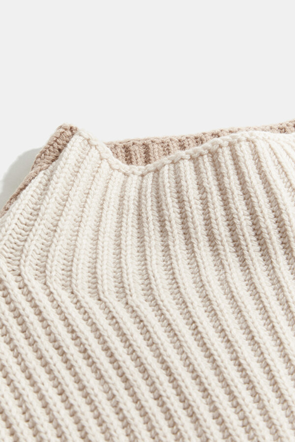 SWEATER 6