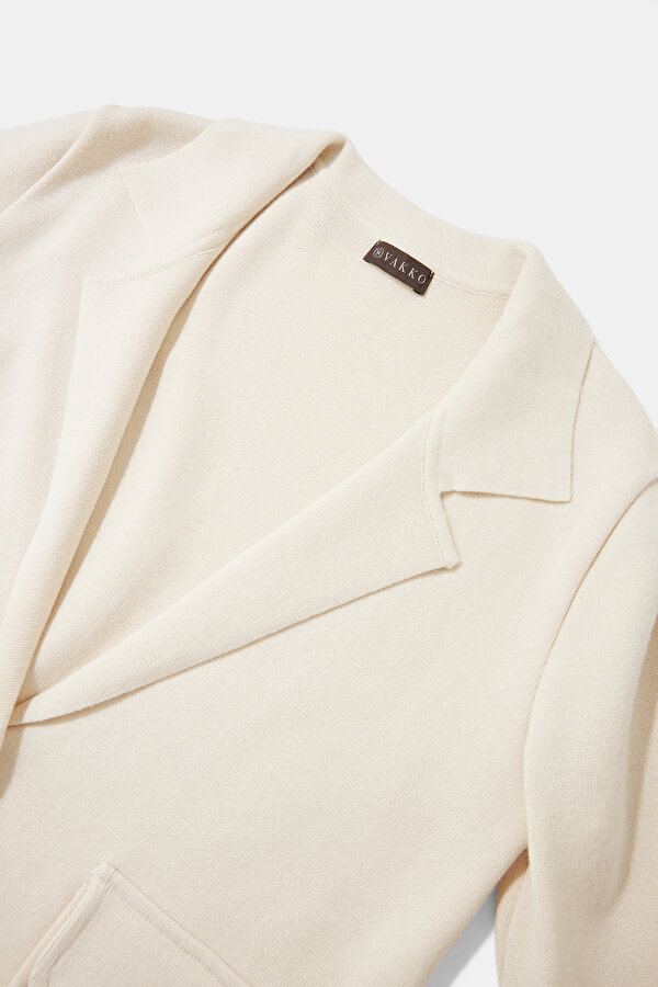 BEIGE JACKET 7