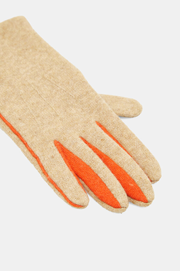 ORANGE GLOVE 2