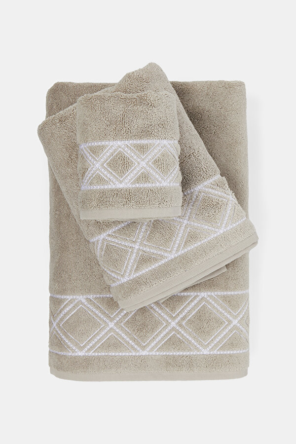 TOWEL 2