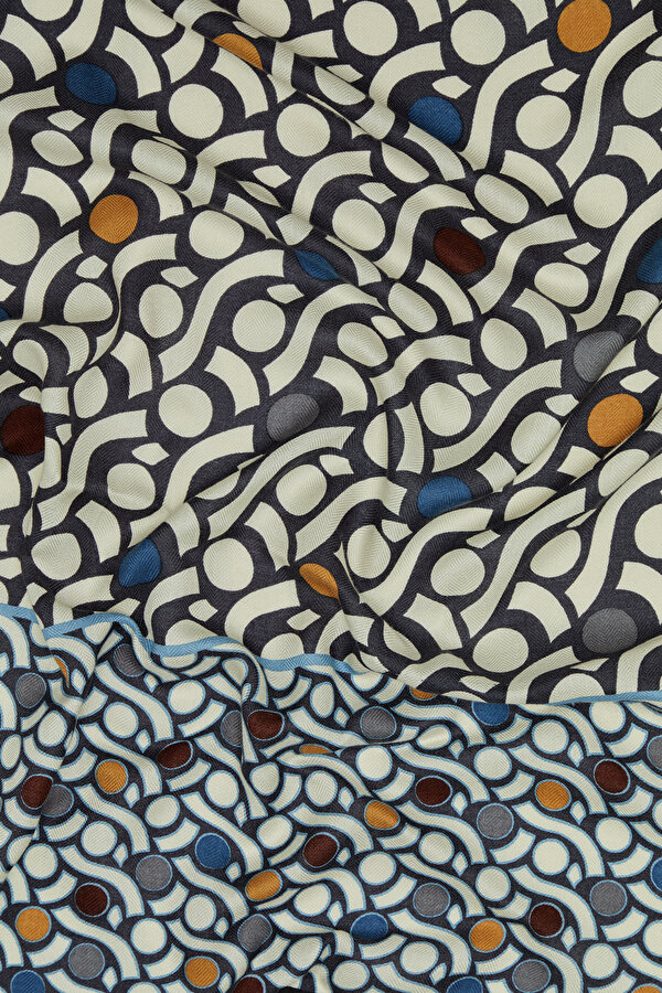 ANTHRACITE GEOMETRIC DESIGN CASHMERE/SILK SHAWL 2