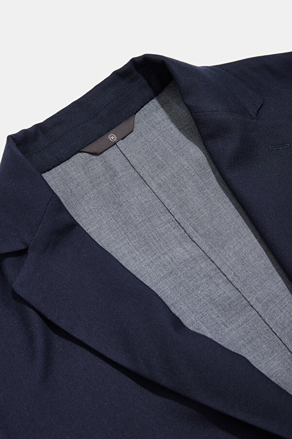 GREY JACKET 7