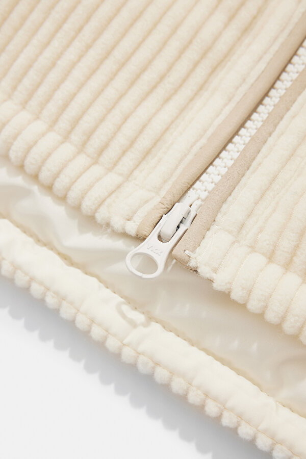 CREAM HOODIE VEST 11