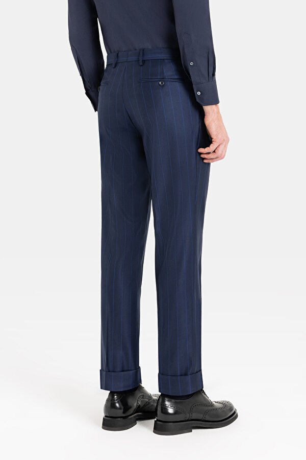 SUIT 6