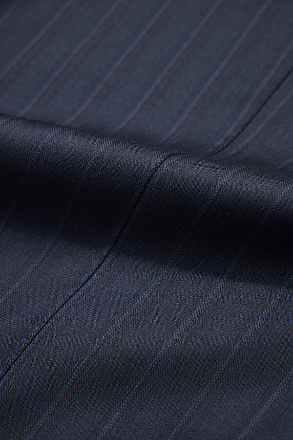 SUIT 12