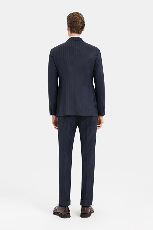 SUIT 2