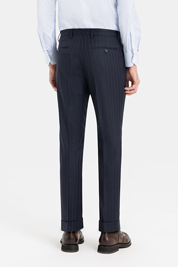 SUIT 6