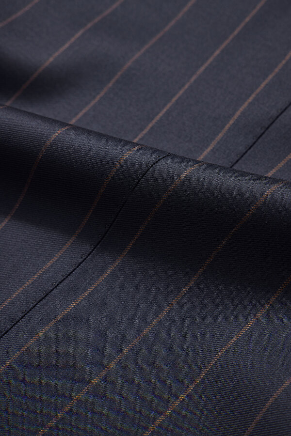 SUIT 6