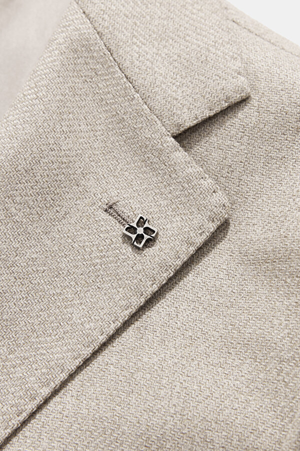 BEIGE JACKET 11