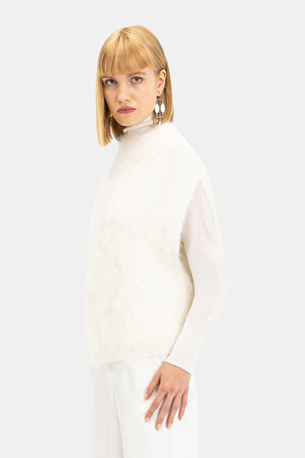 ECRU BASIC / ROUND NECKLINE