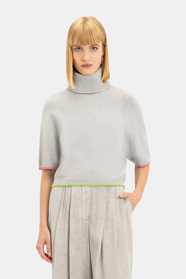KNITWEAR
