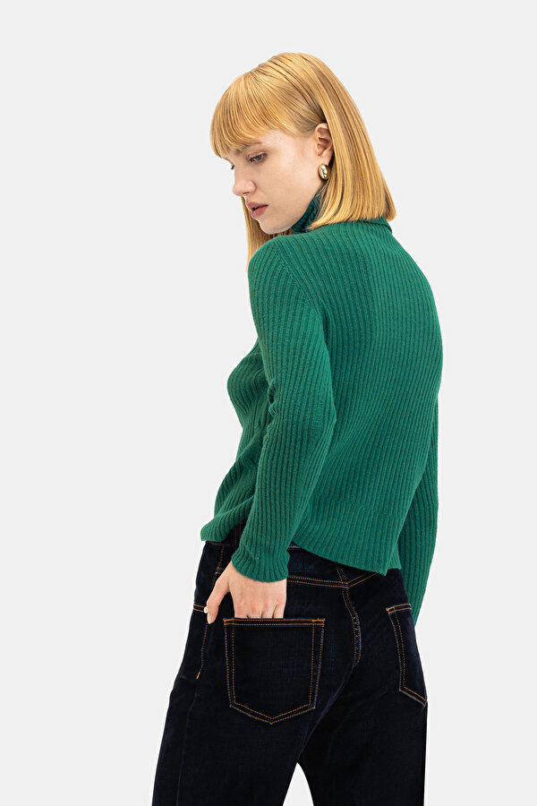 GREEN  KNITWEAR 2