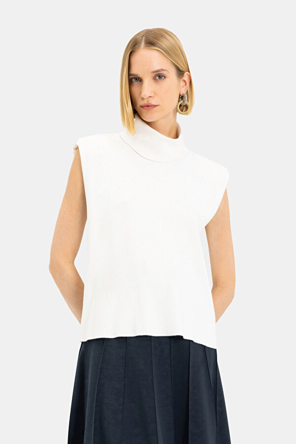 ECRU KNITWEAR