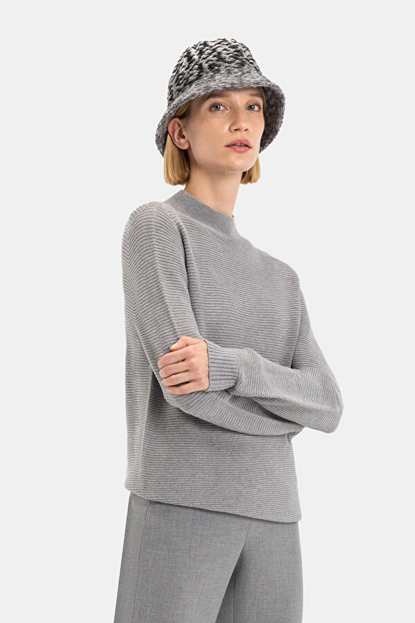 GREY  KNITWEAR