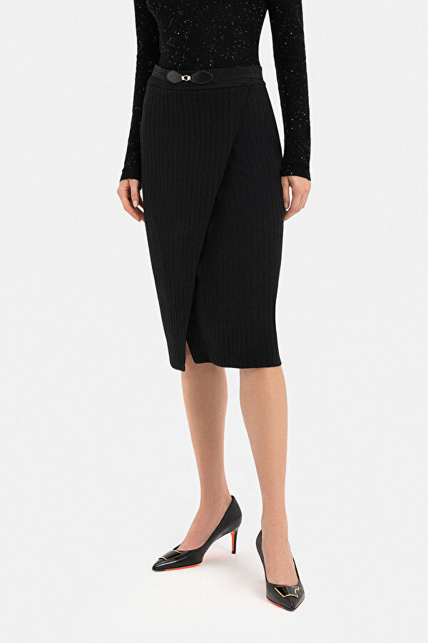 BLACK WOOL BELOW THE KNEE SKIRT 2