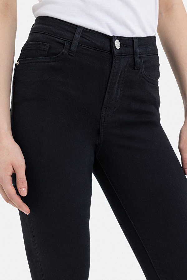 LE HIGH SKINNY JEANS 6