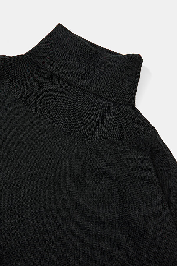 BLACK TURTLENECK TRICOT 6