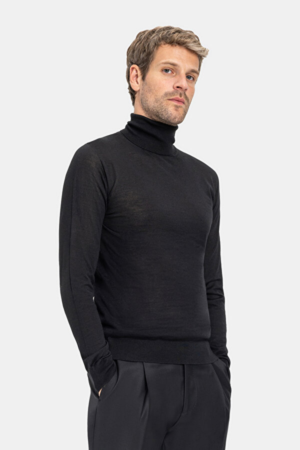 BLACK TURTLENECK TRICOT