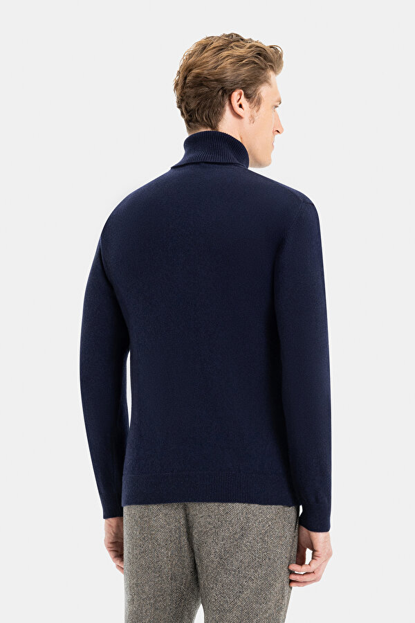 GREY TURTLENECK TRICOT 2