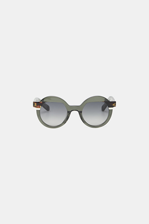 EYEWEAR