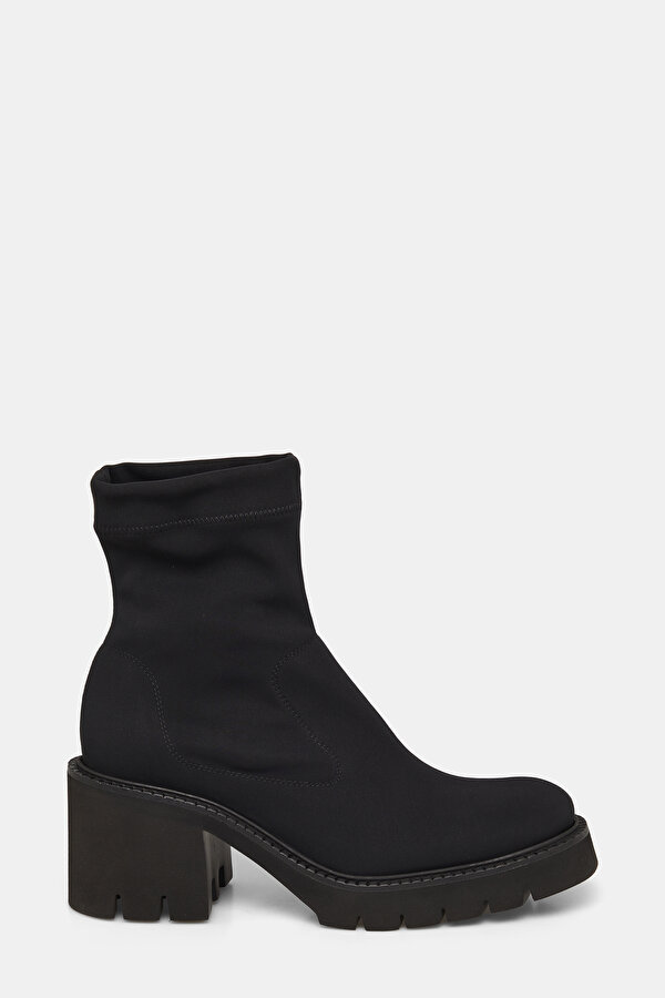 BLACK BOOT