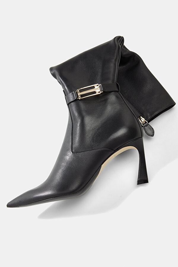 BOOTS 6