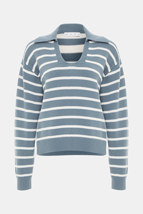 KNITWEAR