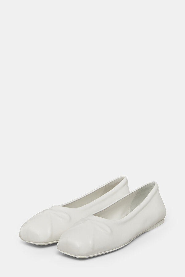 WHITE FLAT SHOES 2