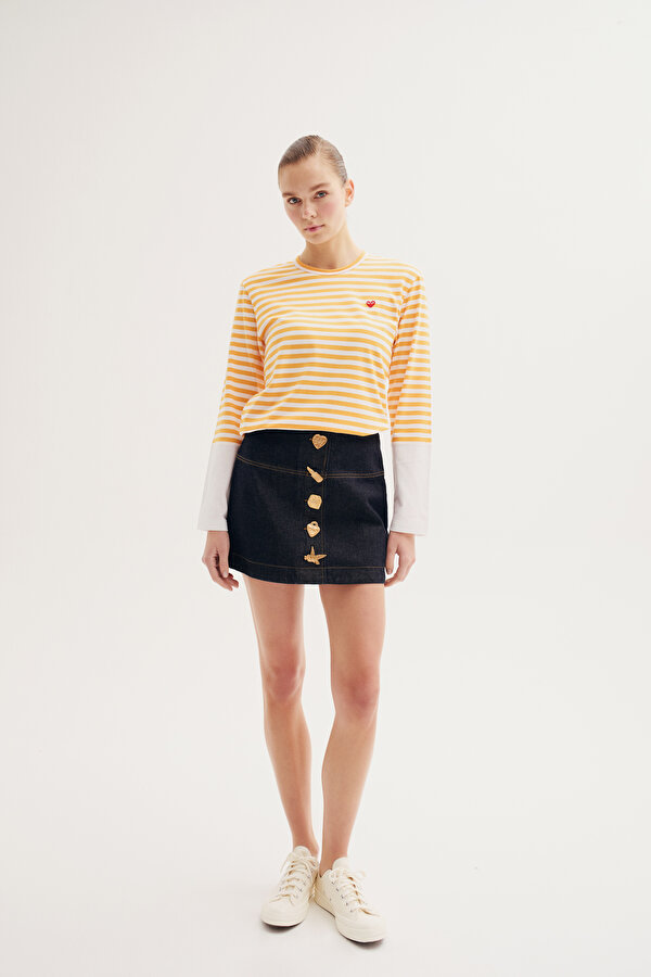 WHİTE BASIC / ROUND NECKLINE STRİPED PATTERNED TSHIRT