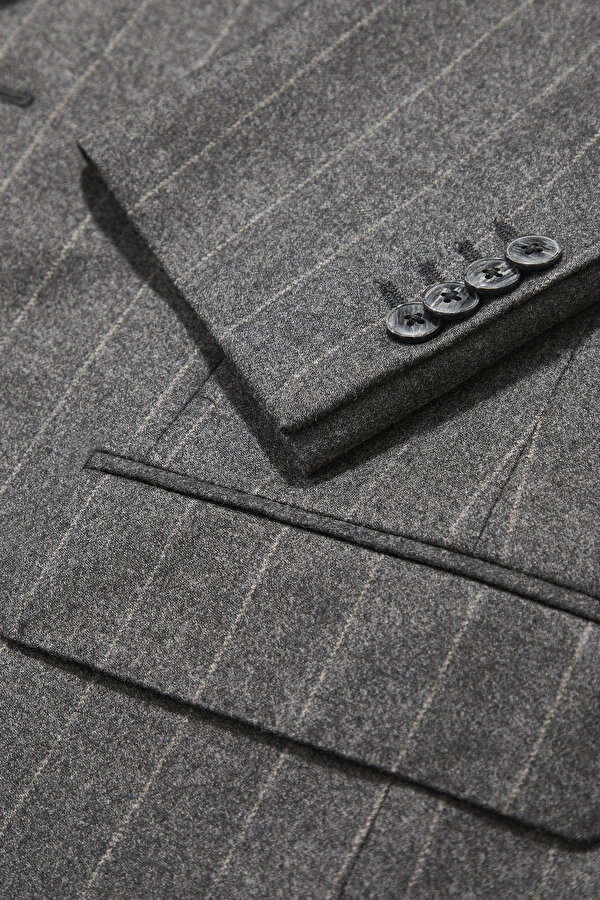 SUIT 11