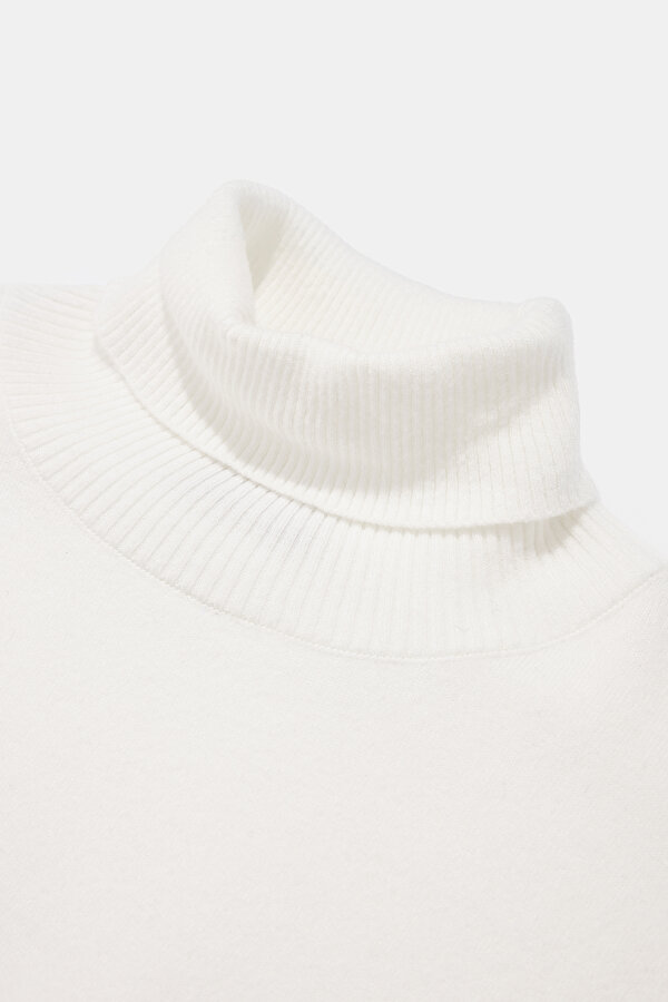 SILVER UPRIGHT COLLAR  KNITWEAR 6