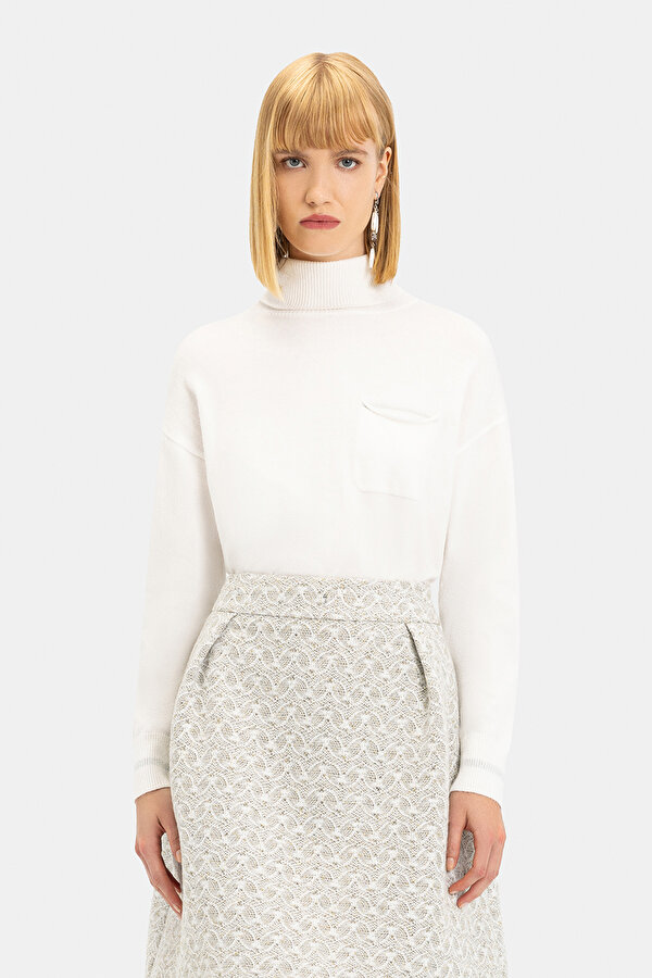 SILVER UPRIGHT COLLAR  KNITWEAR