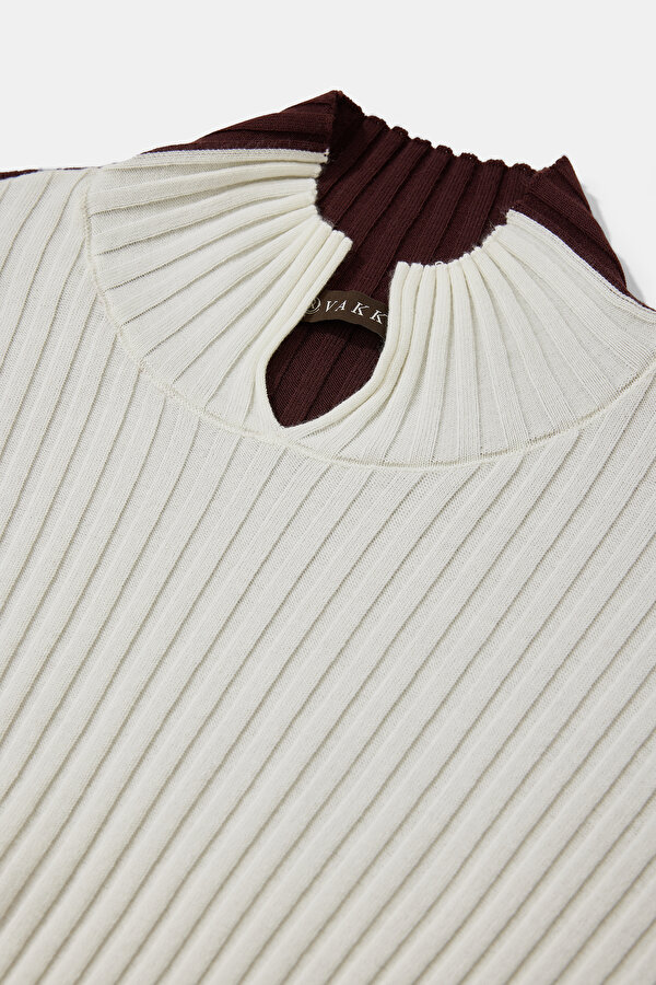 MAROON UPRIGHT COLLAR  KNITWEAR 6