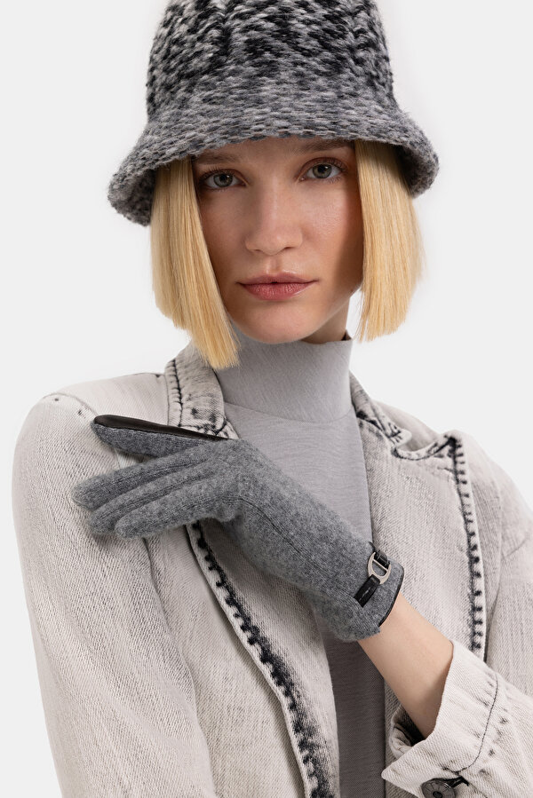 BLACK HAT