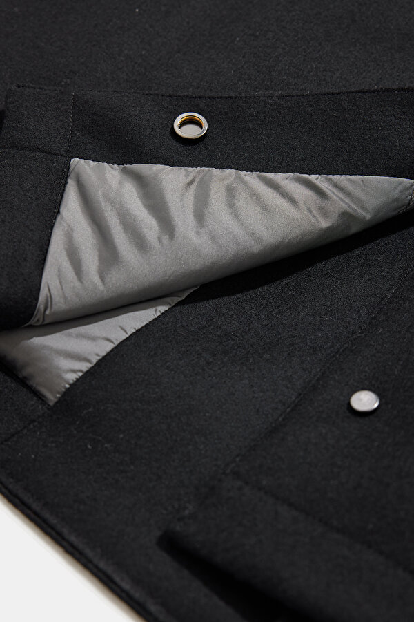 OVERCOAT 11
