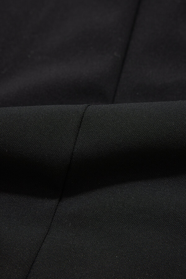 BLACK COAT 6