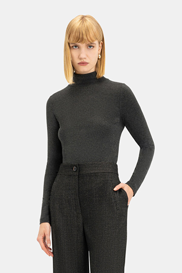 ANTHRACITE UPRIGHT COLLAR LONG SLEEVE TSHIRT