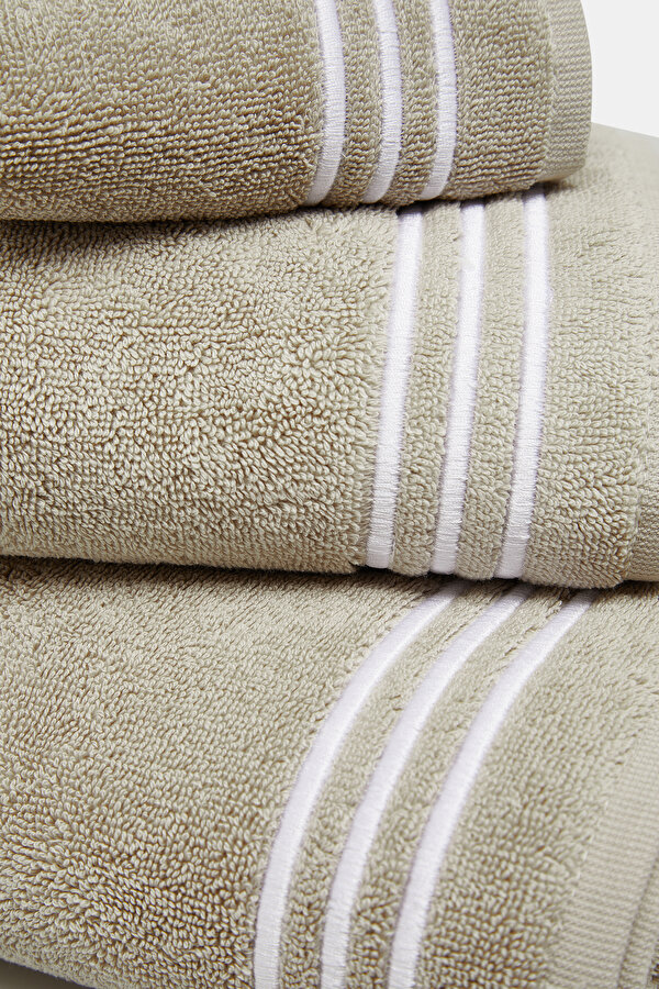 TOWEL 6