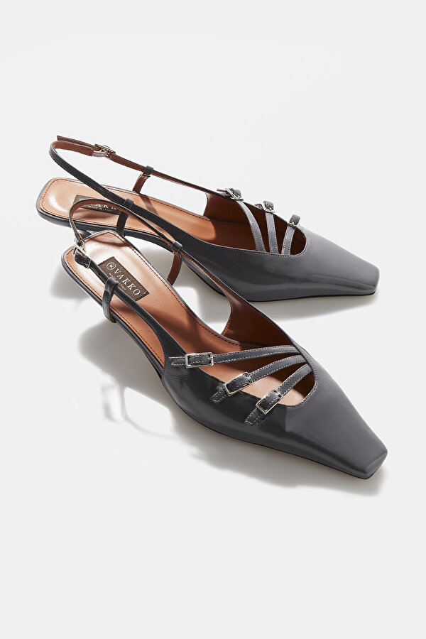 GREY PATENT LEATHER SHOE 7