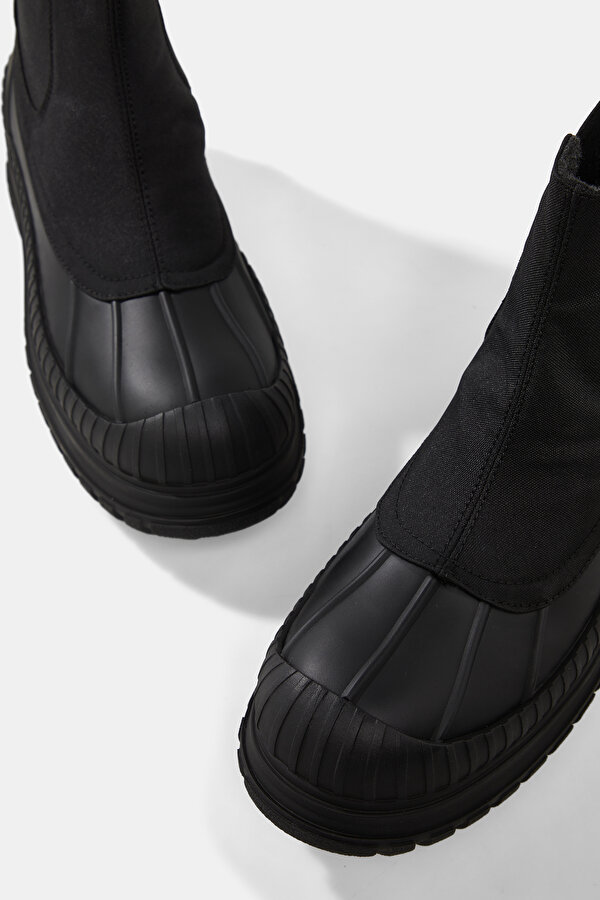 BOOTS 6