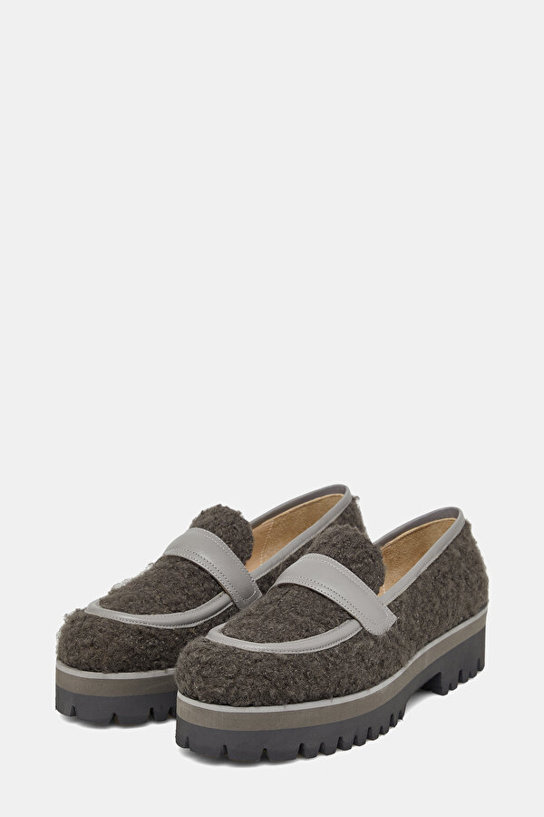 GREY SHOES 2