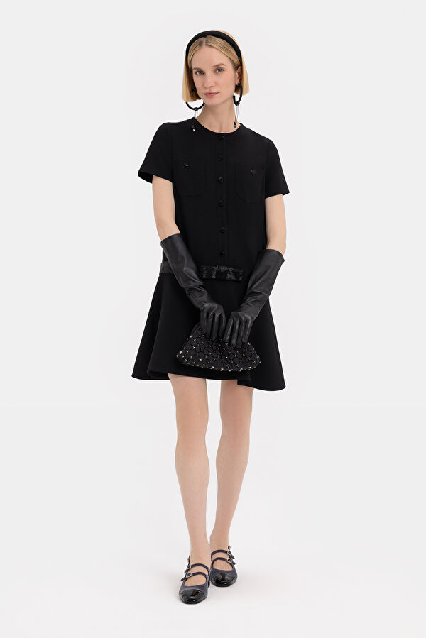 BLACK SHORT SLEEVE ABOVE THE KNEE DRESS