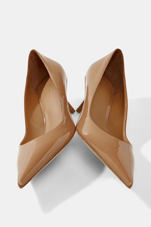 CARAMEL PATENT LEATHER SHOE 7