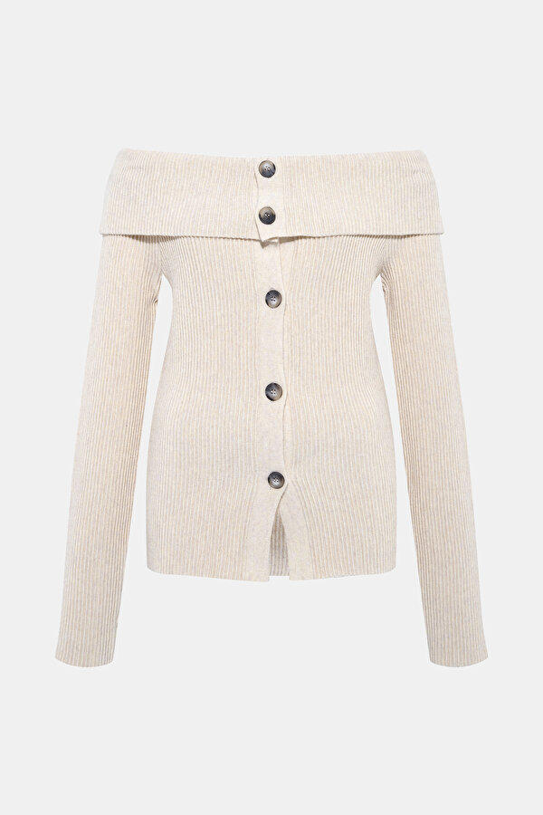 KNITWEAR