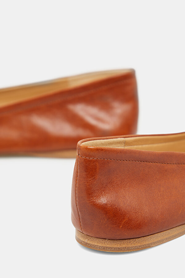 TAN FLAT SHOES 6