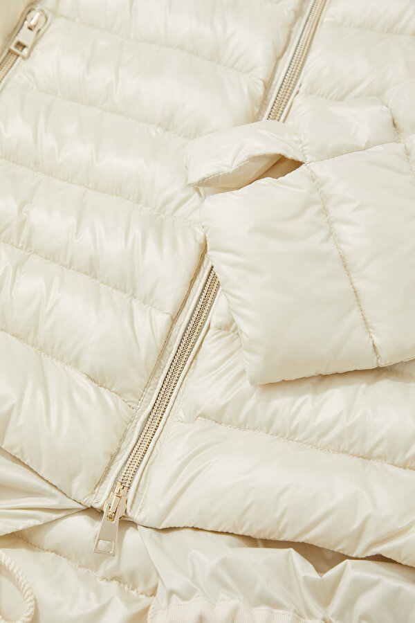 BEIGE COAT 11
