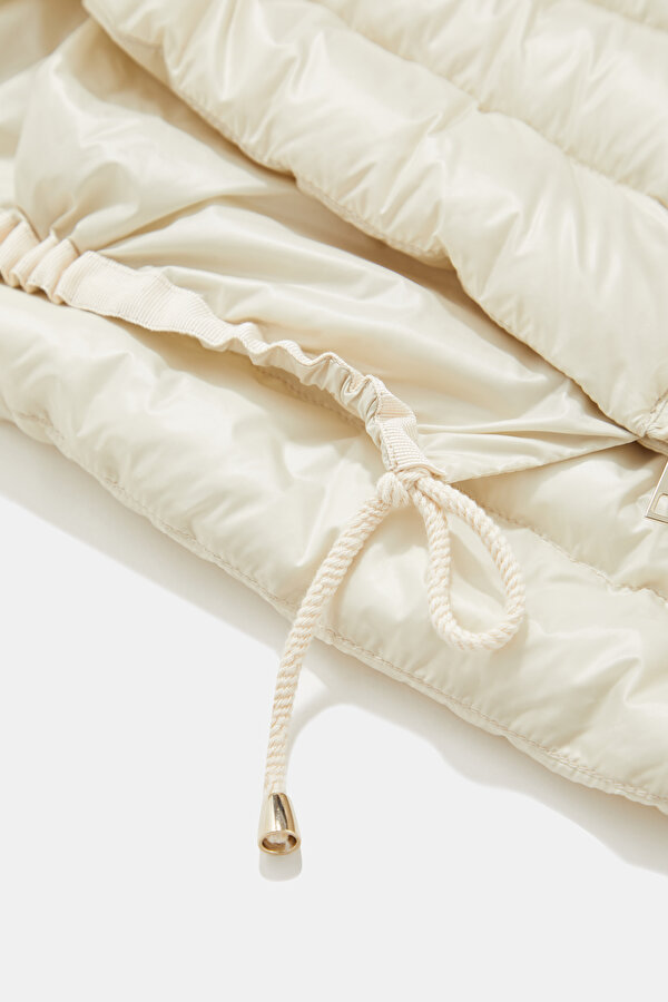 BEIGE COAT 12