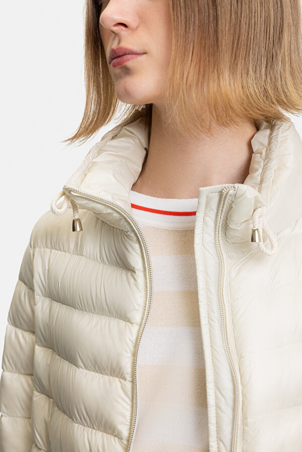 BEIGE COAT 6