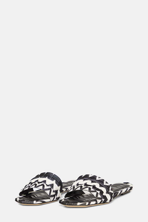 WHITE SLIPPER 2