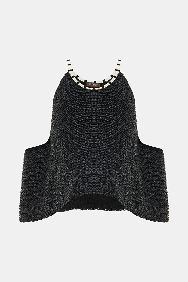 WHITE SLEEVELESS BLOUSE 6